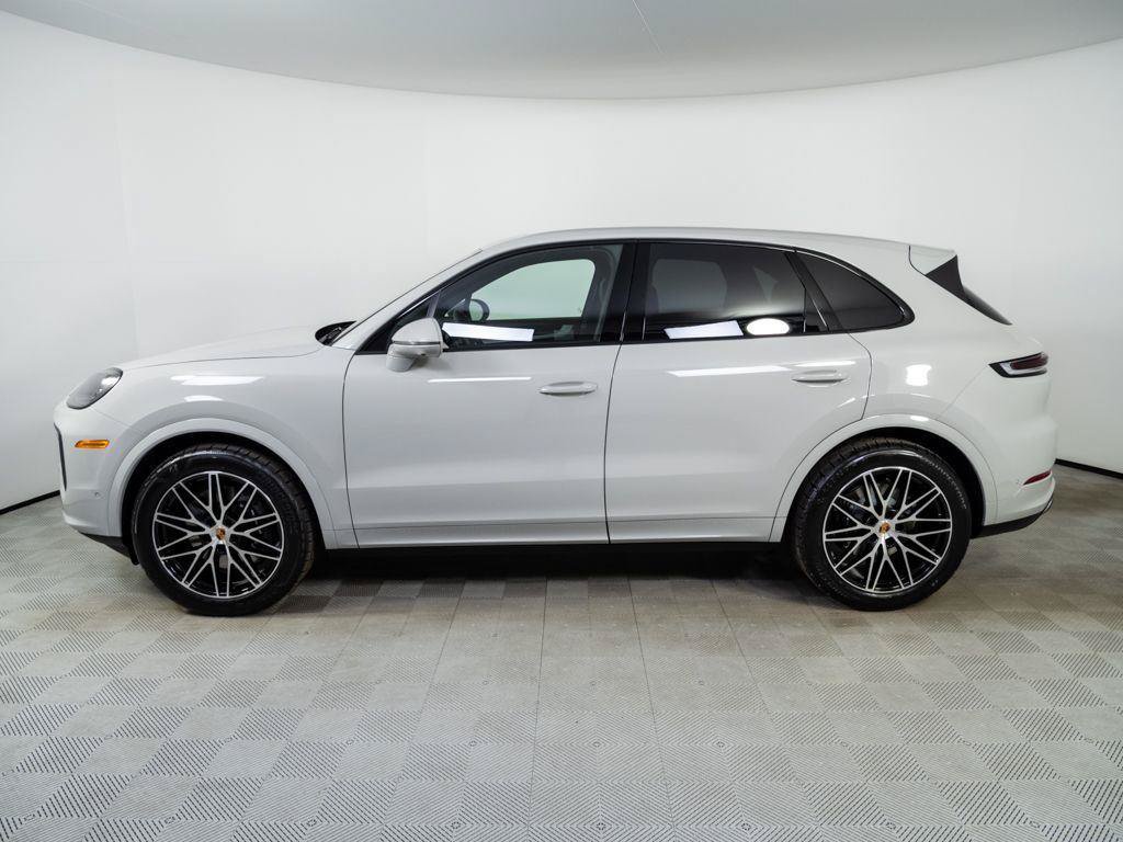 New 2026 Porsche Cayenne AWD/4WD image 2