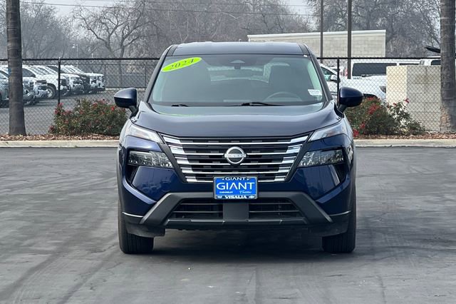 Used 2024 Nissan Rogue SV image 9