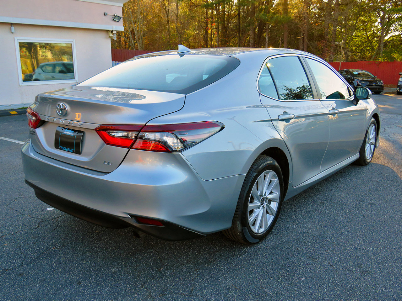 Used 2021 Toyota Camry LE image 7