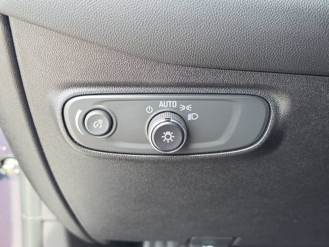 Used 2018 Chevrolet Equinox LT FWD image 28