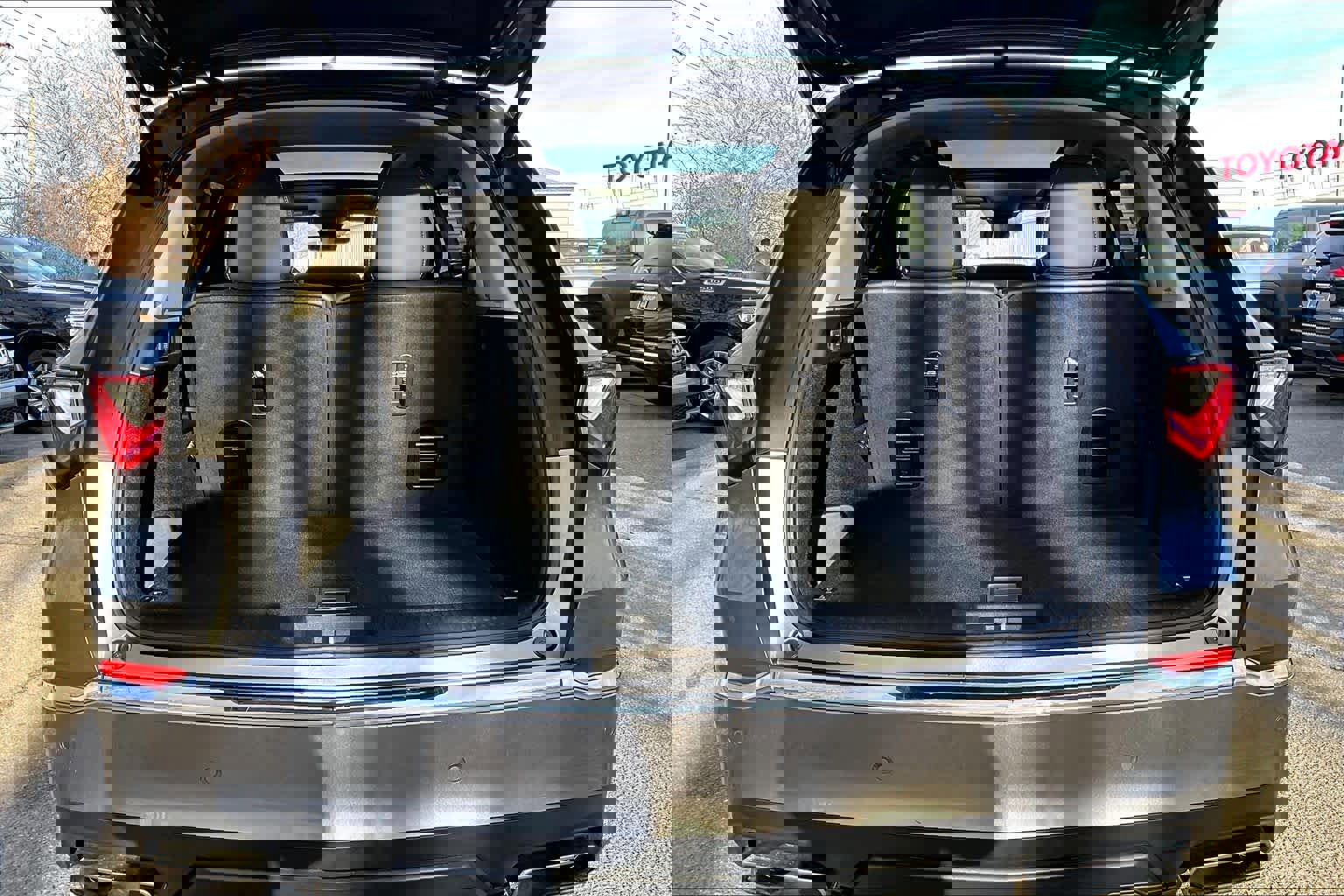 Used 2023 Acura MDX SH-AWD w/ Technology Package image 30