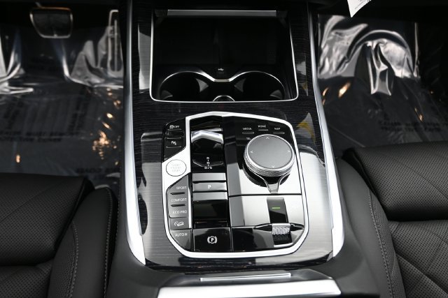 New 2027 BMW X7 xDrive40i AWD/4WD image 16