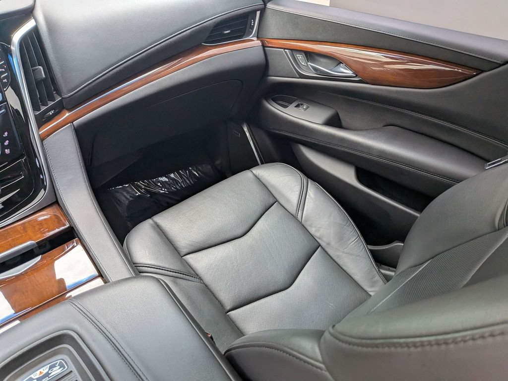 Used 2019 Cadillac Escalade Premium Luxury RWD image 19