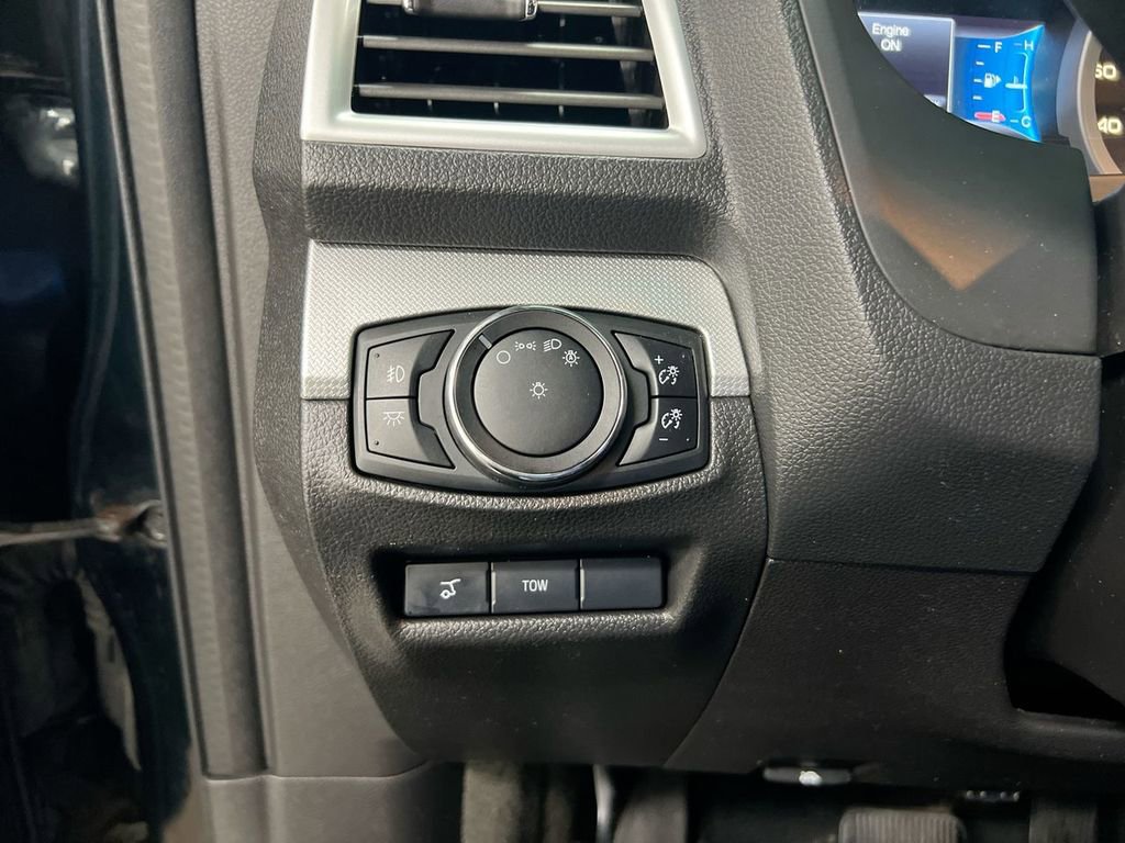 Used 2015 Ford Explorer XLT w/ Equipment Group 201A image 18