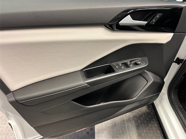 New 2026 Volkswagen Taos S image 7