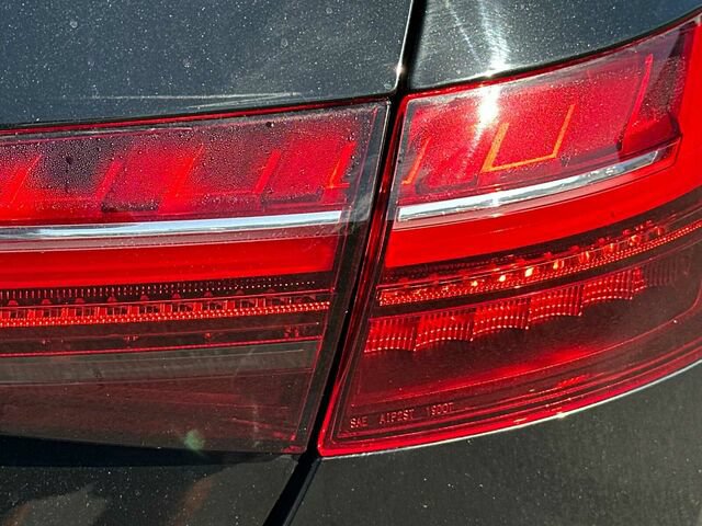 Used 2023 Audi A4 2.0T Premium w/ Convenience Package AWD/4WD image 32
