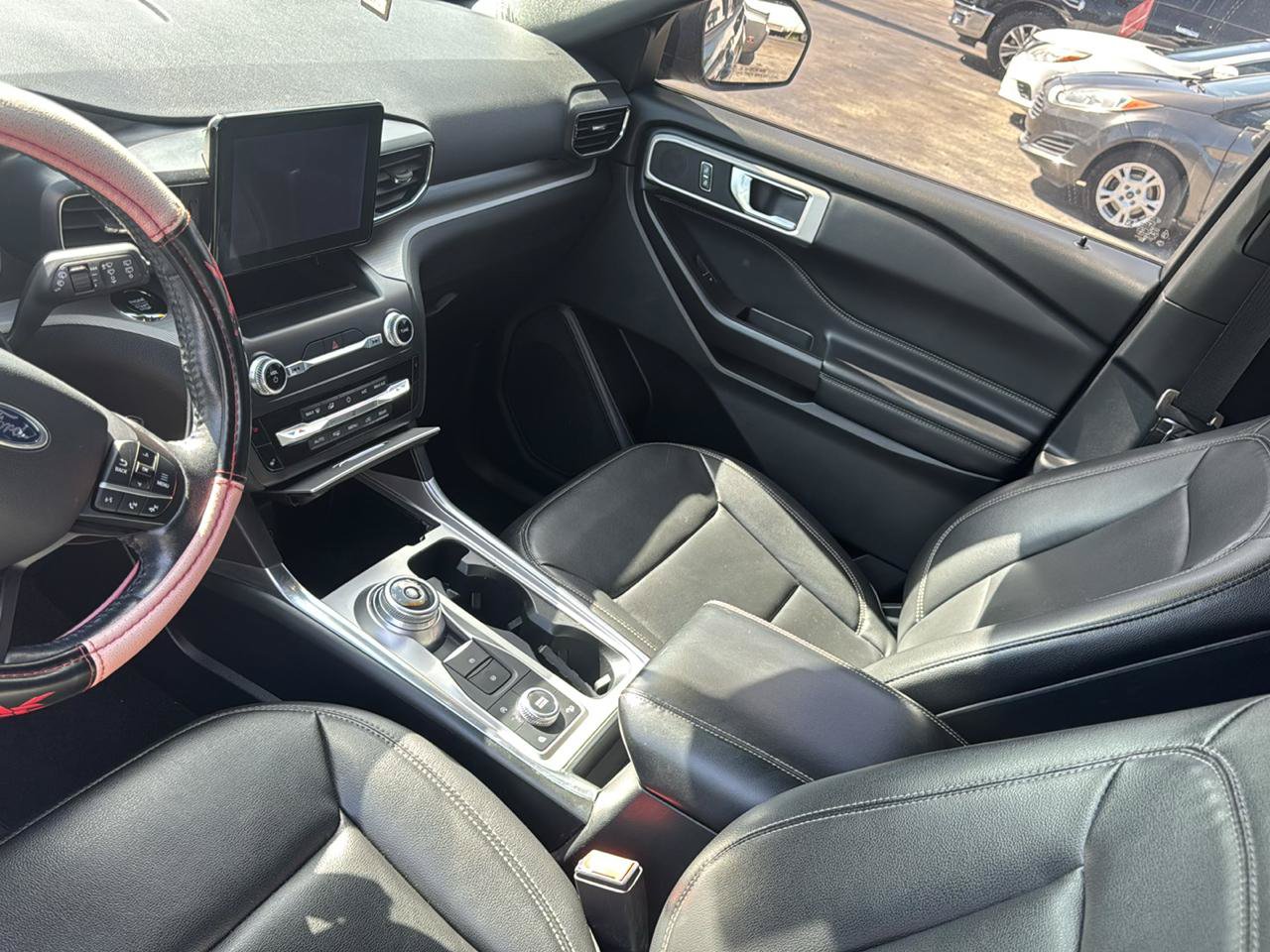 Used 2020 Ford Explorer XLT w/ Equipment Group 202A AWD/4WD image 9