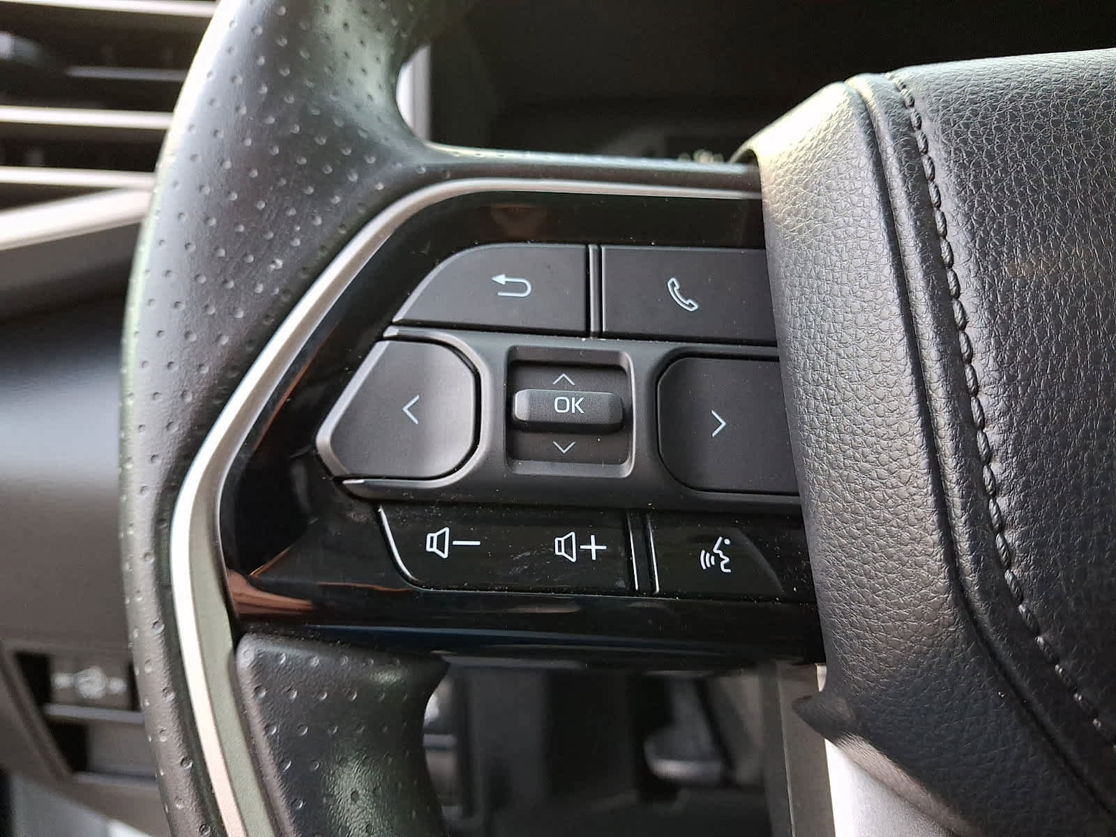 Used 2024 Toyota Tundra SR5 w/ SR5 Convenience Package image 21