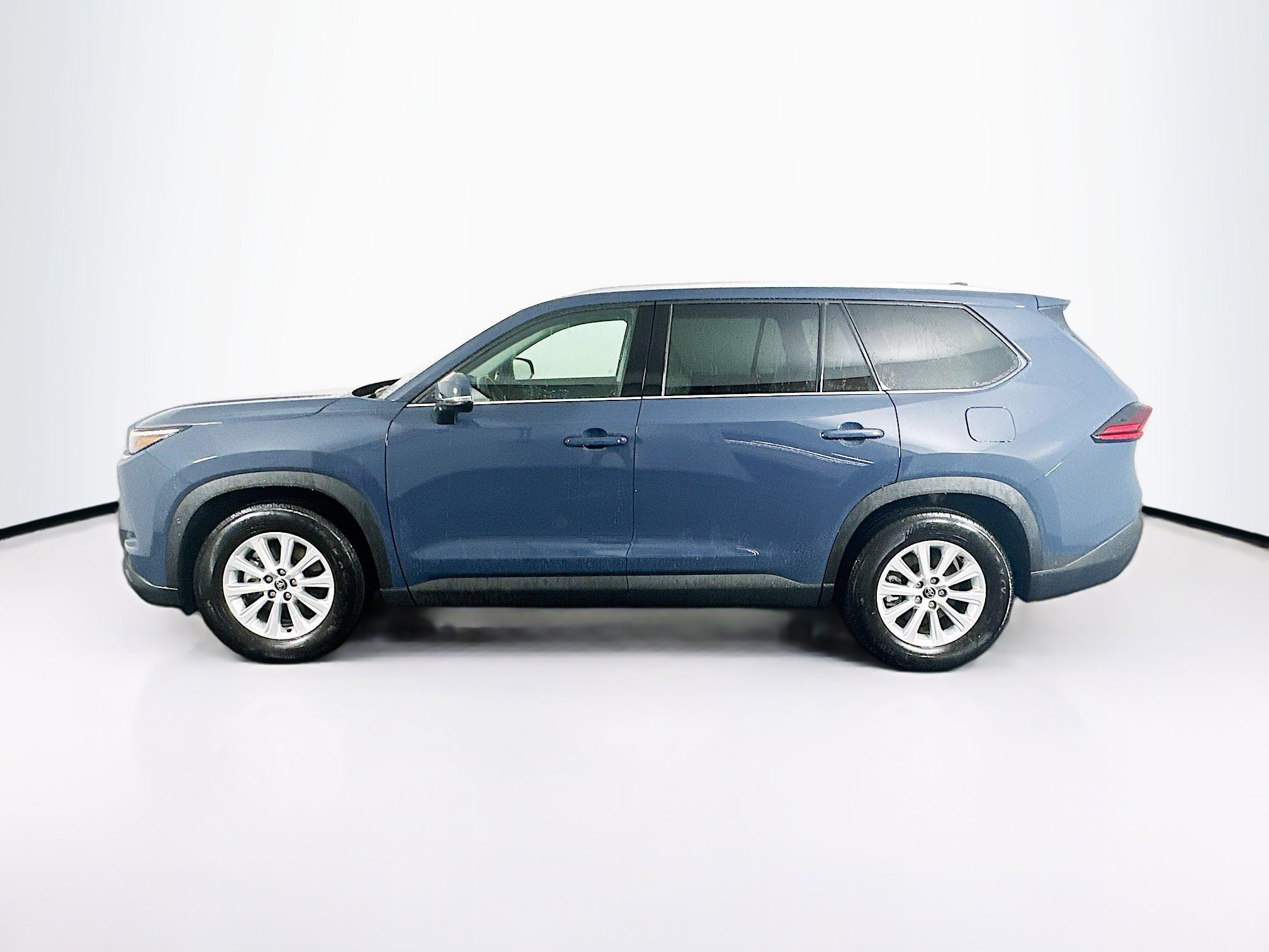 Used 2025 Toyota Grand Highlander FWD image 4