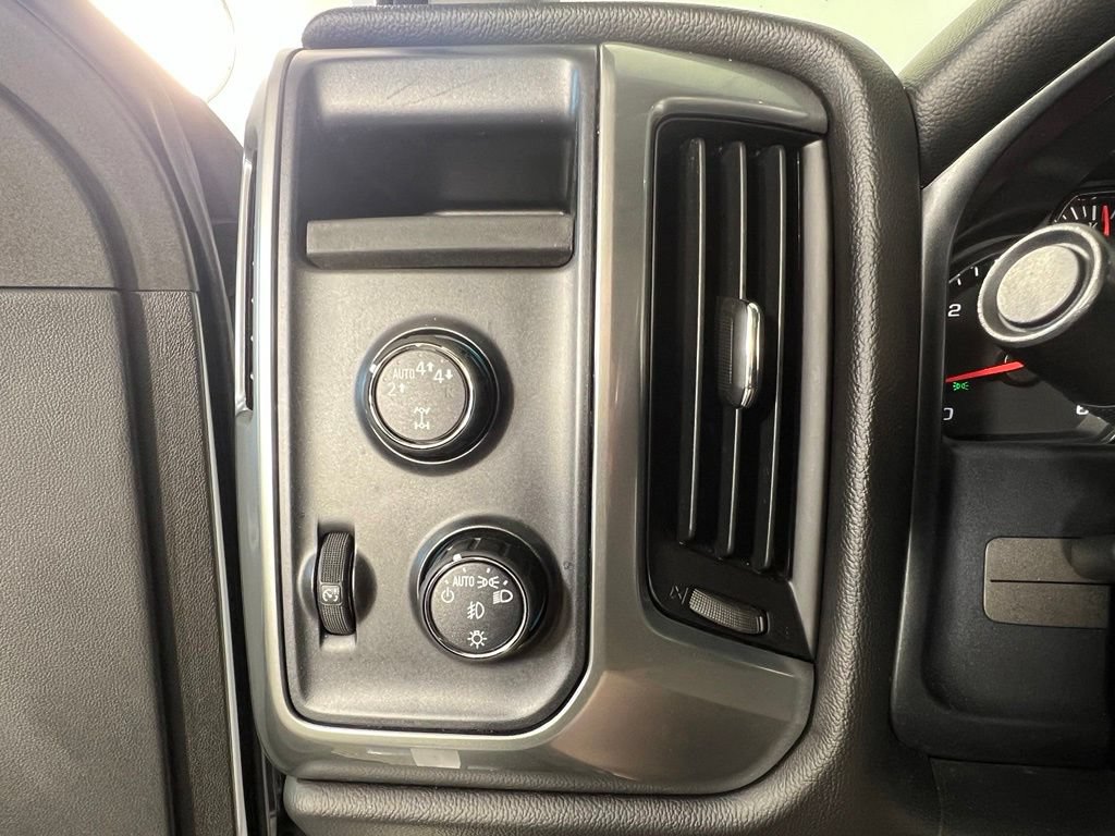 Used 2017 Chevrolet Silverado 1500 LT w/ True North Edition AWD/4WD image 27
