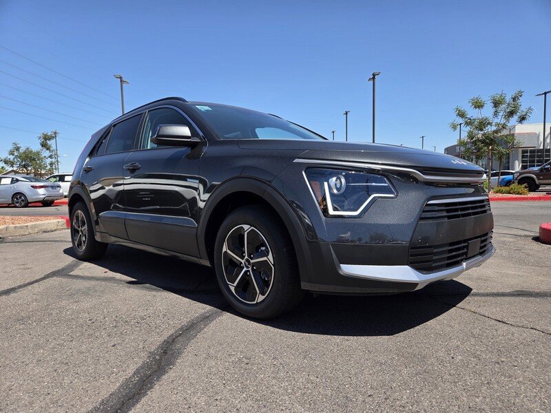 New 2026 Kia Niro EX FWD image 2