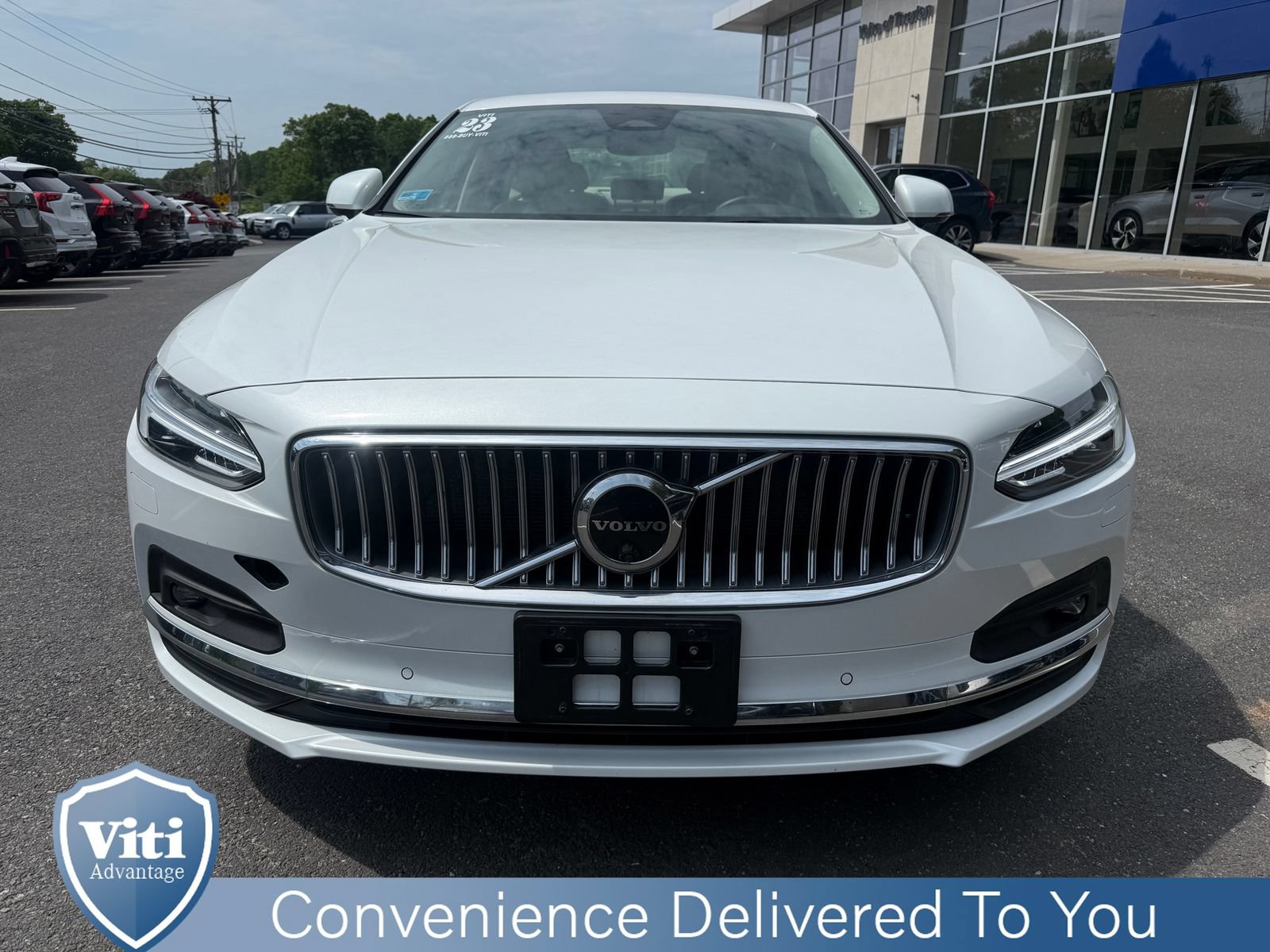 Certified 2023 Volvo S90 B6 Ultimate w/ Protection Package Premier AWD/4WD image 3