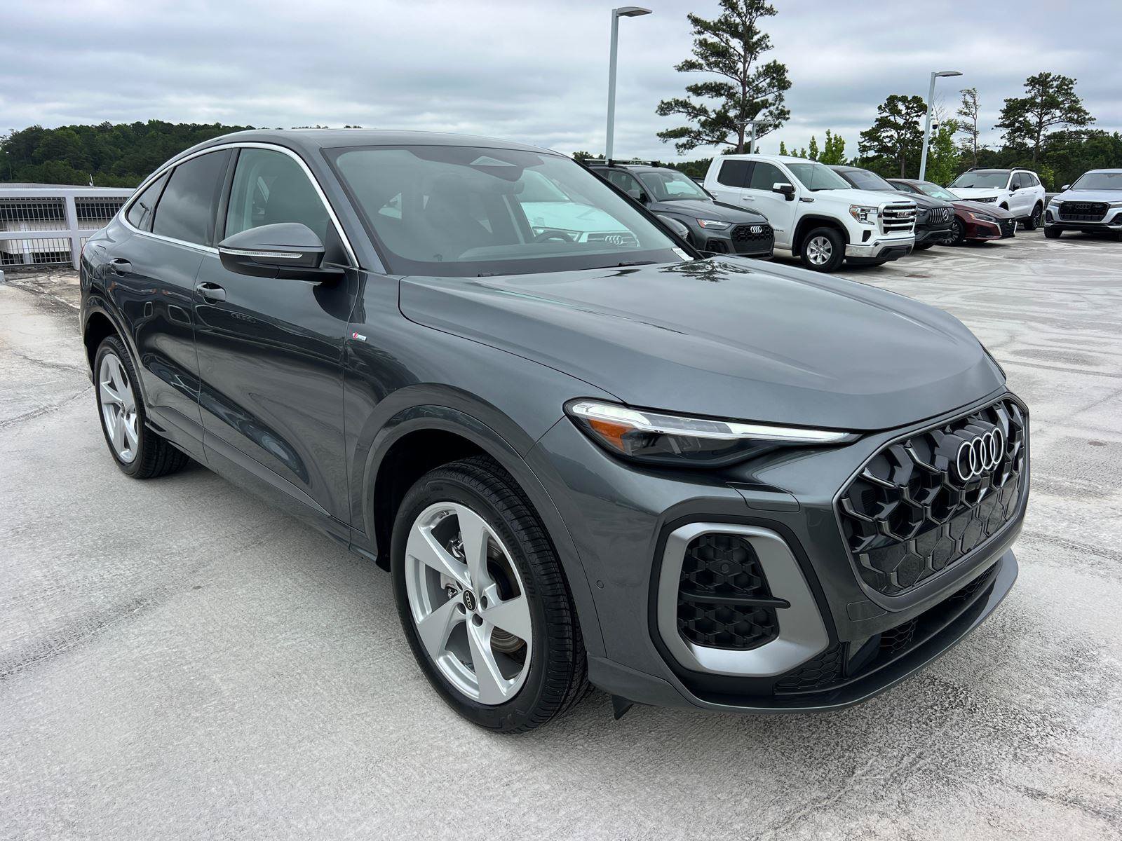 Certified 2025 Audi Q5 Premium Plus AWD/4WD image 3