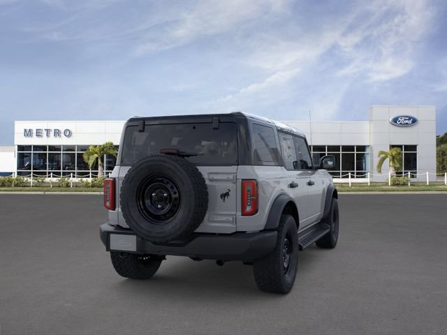 New 2026 Ford Bronco Outer Banks w/ Black Appearance Package AWD/4WD image 8