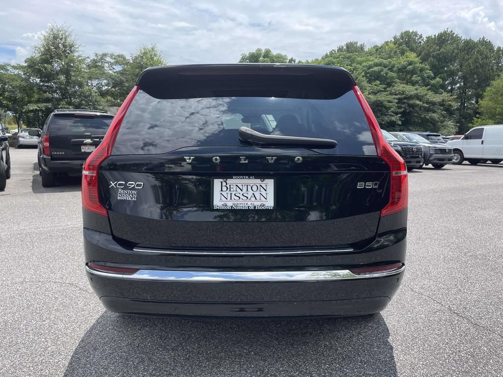 Used 2025 Volvo XC90 B5 Plus w/ Protection Package Premier AWD/4WD image 4