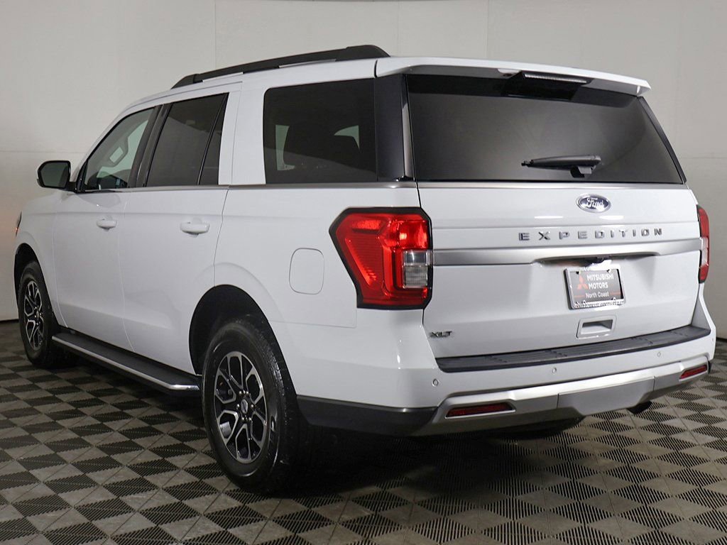 Used 2023 Ford Expedition XLT image 11