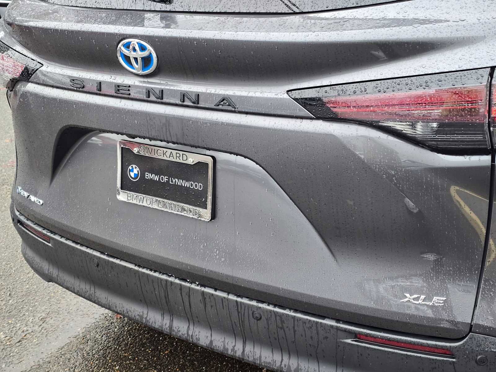 Used 2025 Toyota Sienna XLE image 15