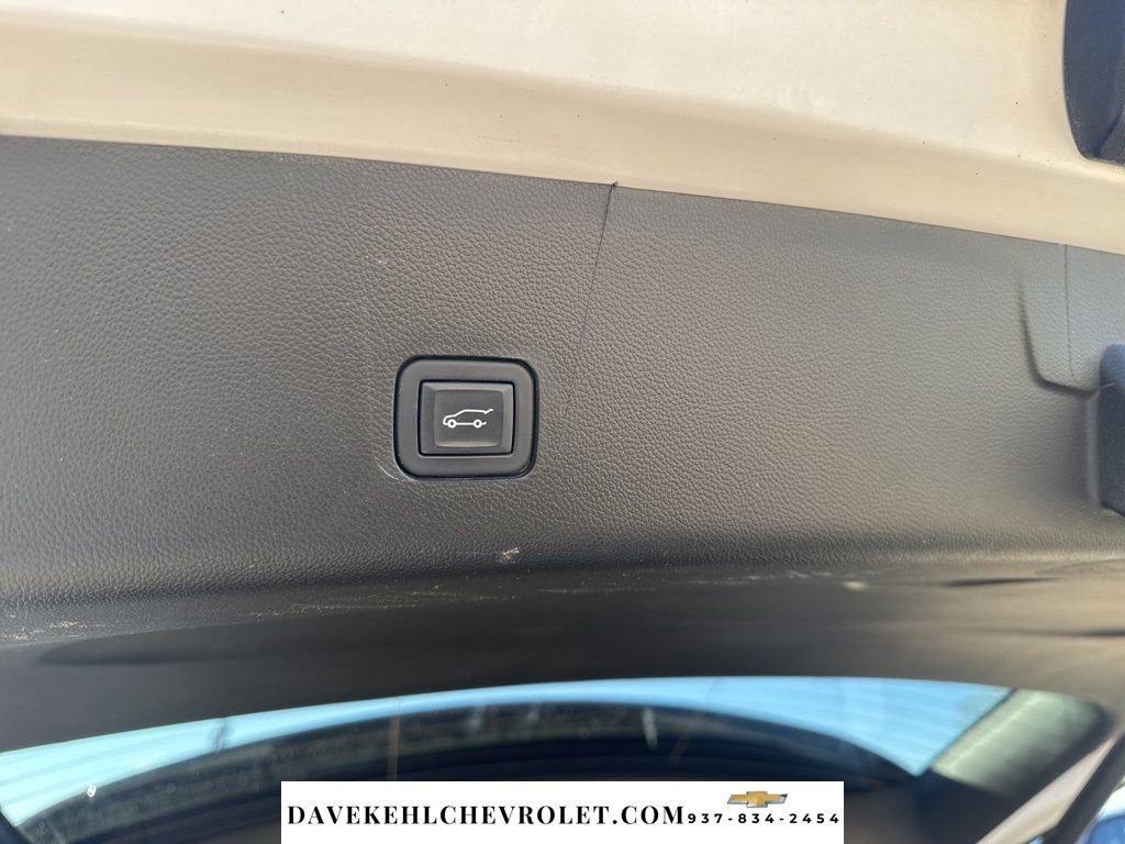 Used 2023 Chevrolet Traverse Premier AWD/4WD image 39