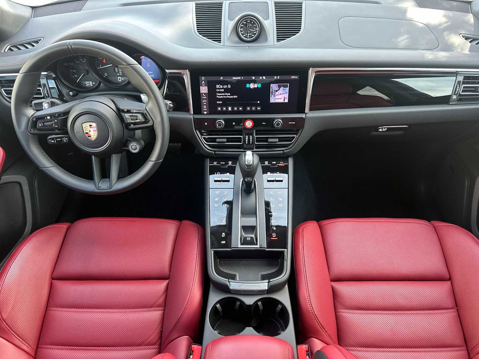 Used 2025 Porsche Macan Turbo image 6