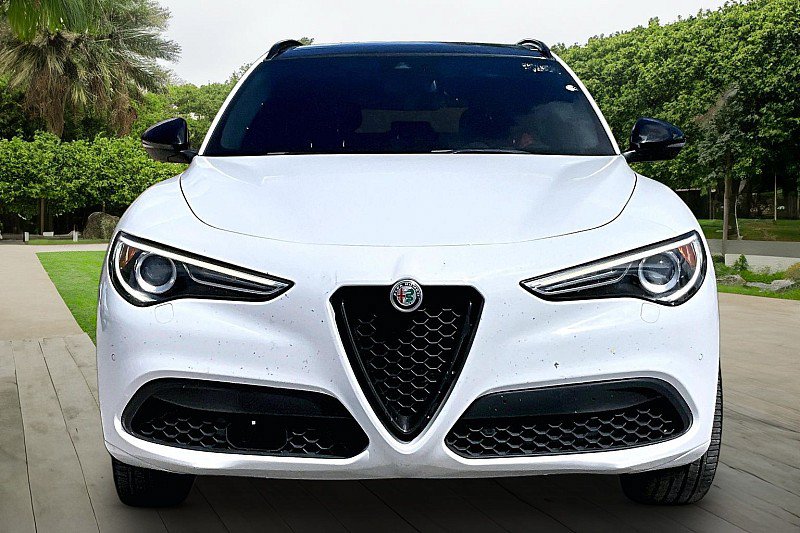 Used 2022 Alfa Romeo Stelvio Veloce AWD/4WD image 2