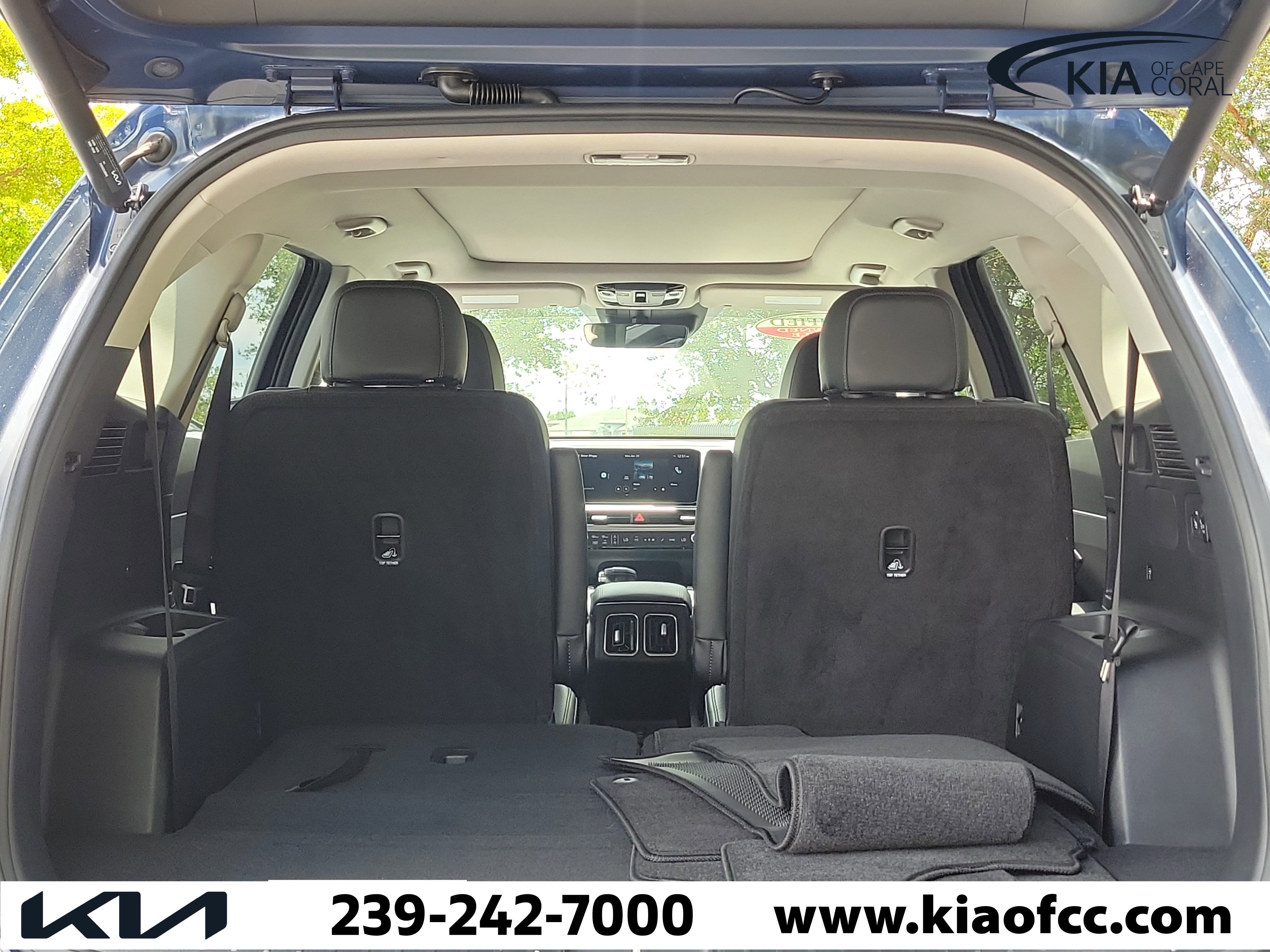 Used 2025 Kia Sorento EX w/ Panoramic Sunroof Package image 9