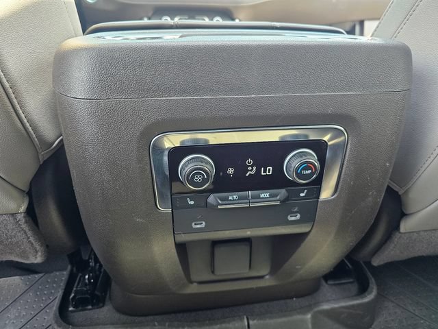 Used 2022 Chevrolet Tahoe LT w/ Luxury Package RWD image 23