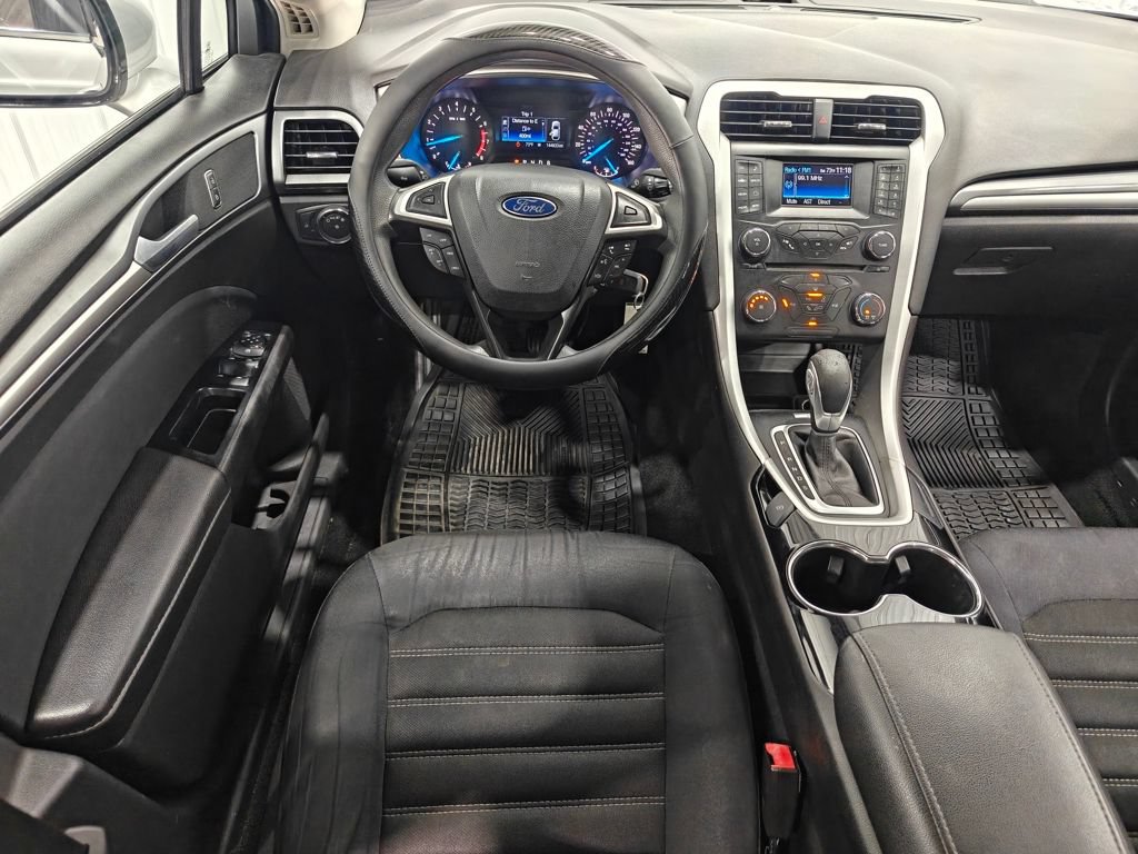 Used 2014 Ford Fusion SE FWD image 4