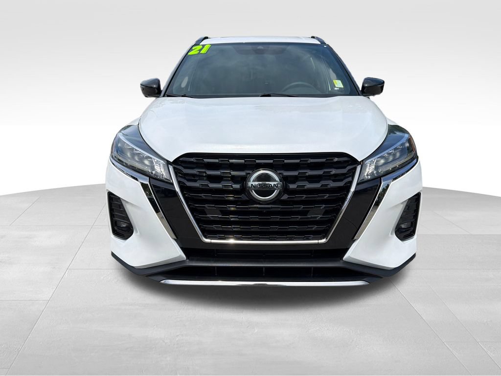 Certified 2021 Nissan Kicks SR FWD image 3