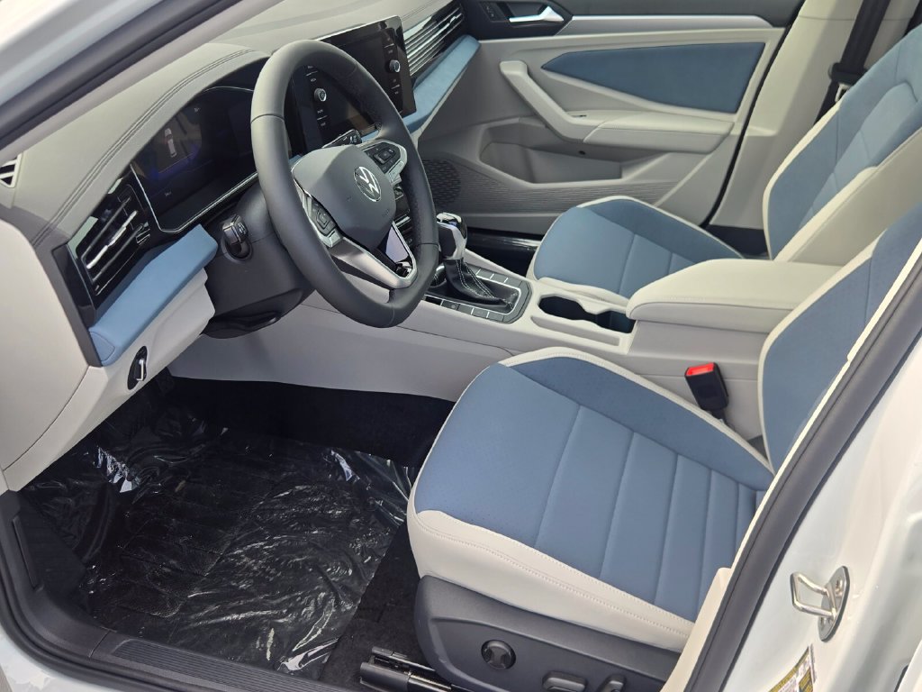 New 2027 Volkswagen Jetta SE FWD image 7