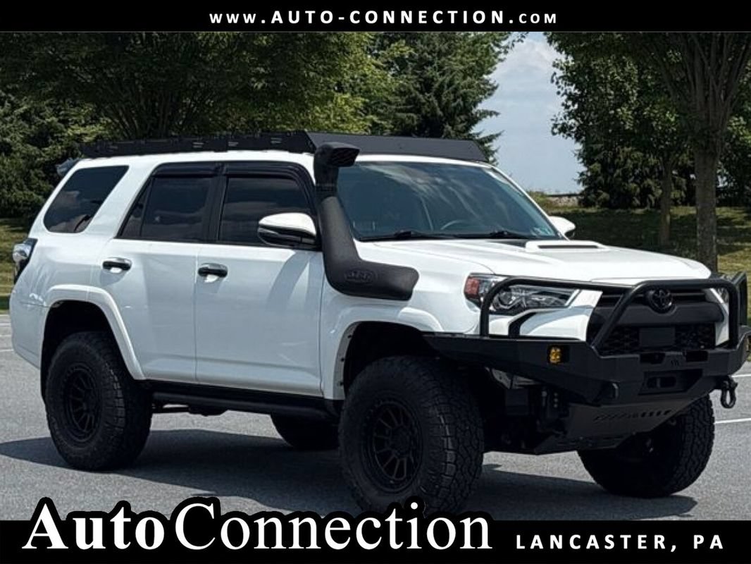 Used 2021 Toyota 4Runner Venture w/ Moonroof Package AWD/4WD video 1