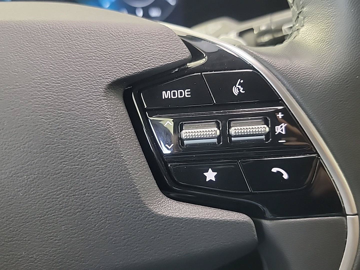 Used 2025 Kia Niro Wind w/ Wind Preserve Package FWD image 26