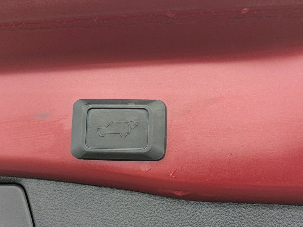 Used 2021 Toyota RAV4 Limited image 29