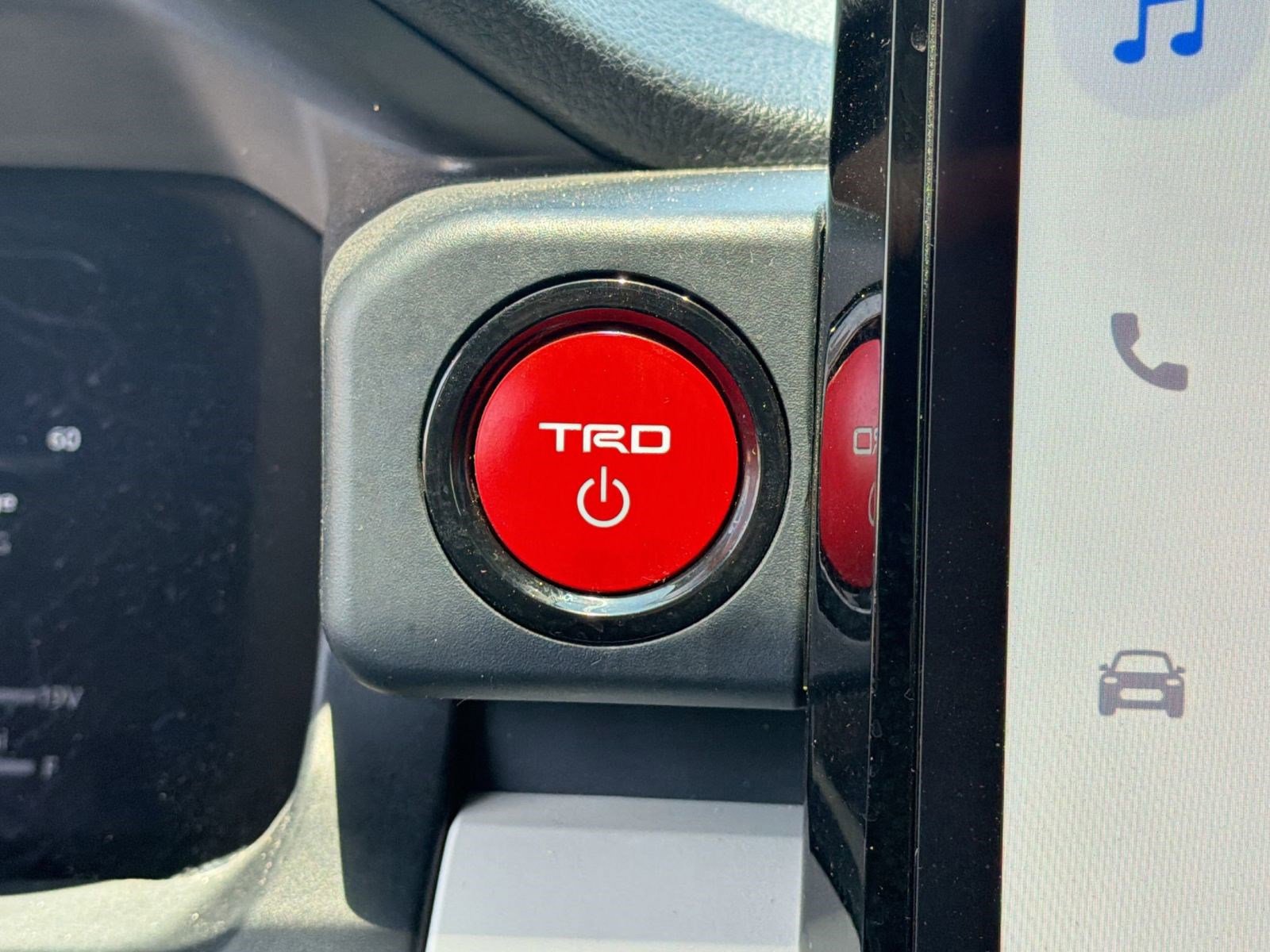 Used 2024 Toyota Tacoma TRD Off-Road w/ TRD Off Road Upgrade Package AWD/4WD image 26