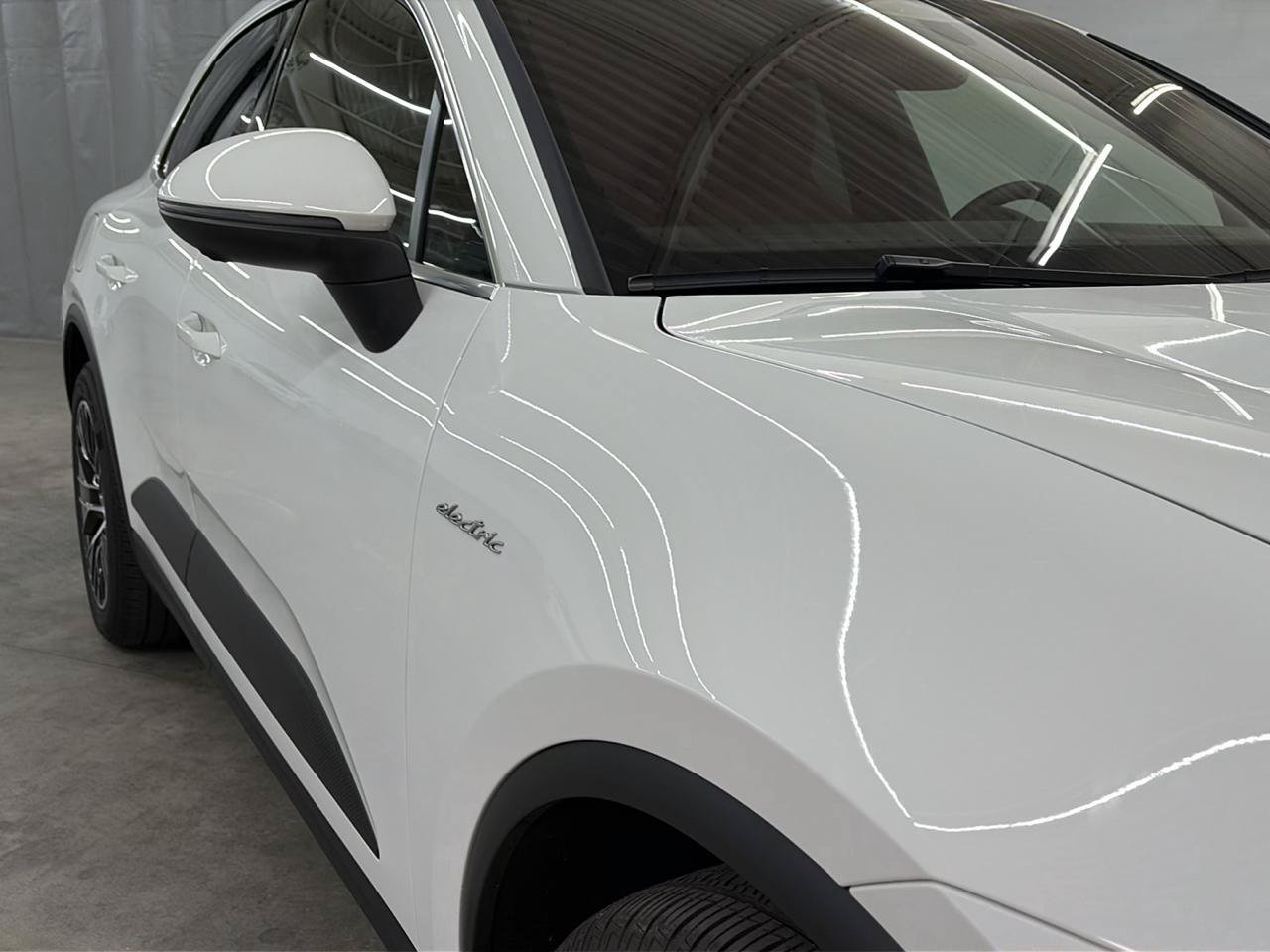 Used 2025 Porsche Macan 4S Electric w/ Premium Package AWD/4WD image 7