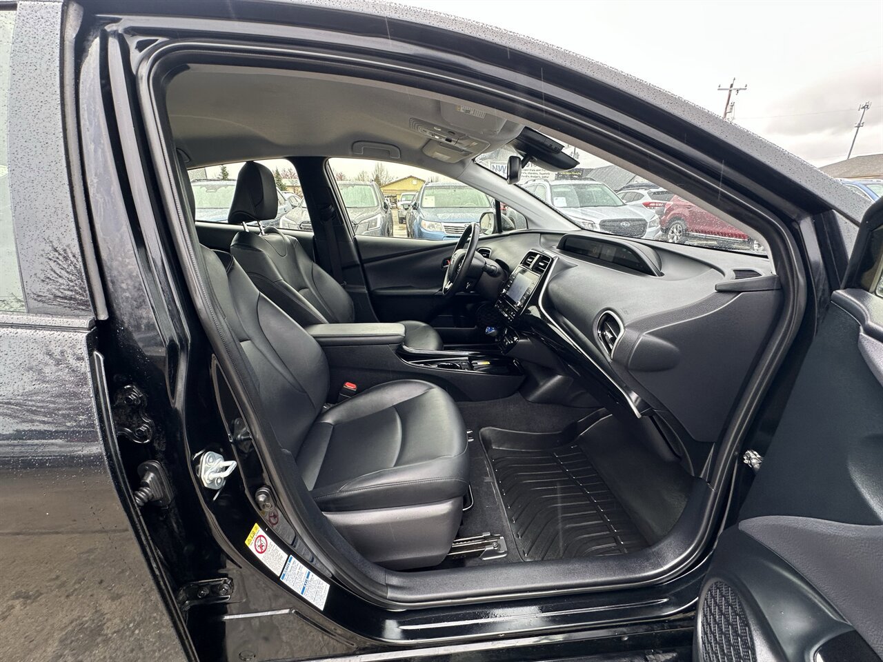 Used 2022 Toyota Prius AWD image 5