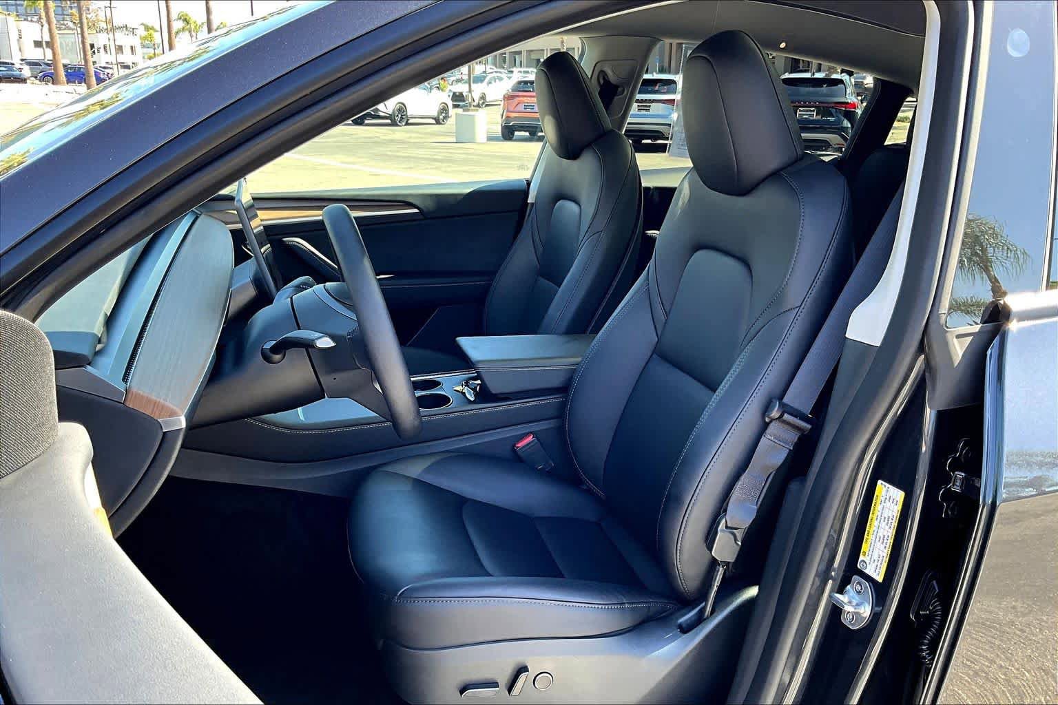 Used 2024 Tesla Model Y Long Range image 7