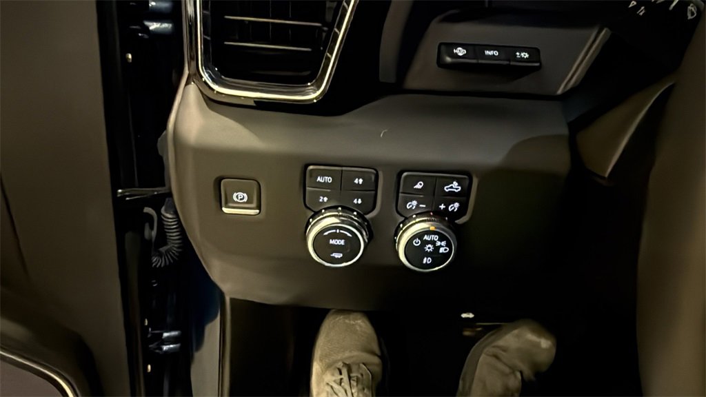 Used 2023 GMC Sierra 1500 Denali w/ Technology Package image 34