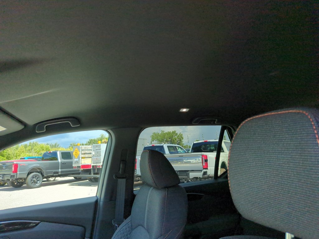 Used 2025 Honda Pilot Sport image 23