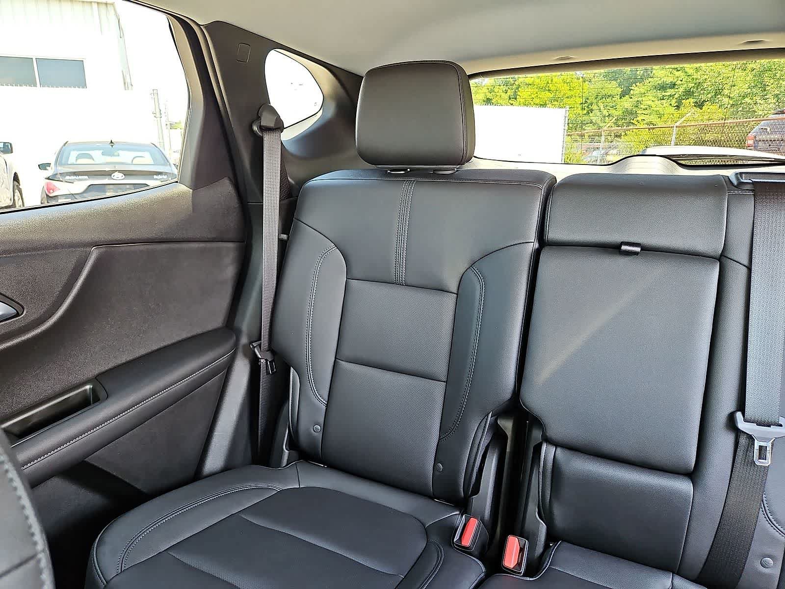 Used 2022 Chevrolet Blazer LT w/ Sound & Technology Package FWD image 13