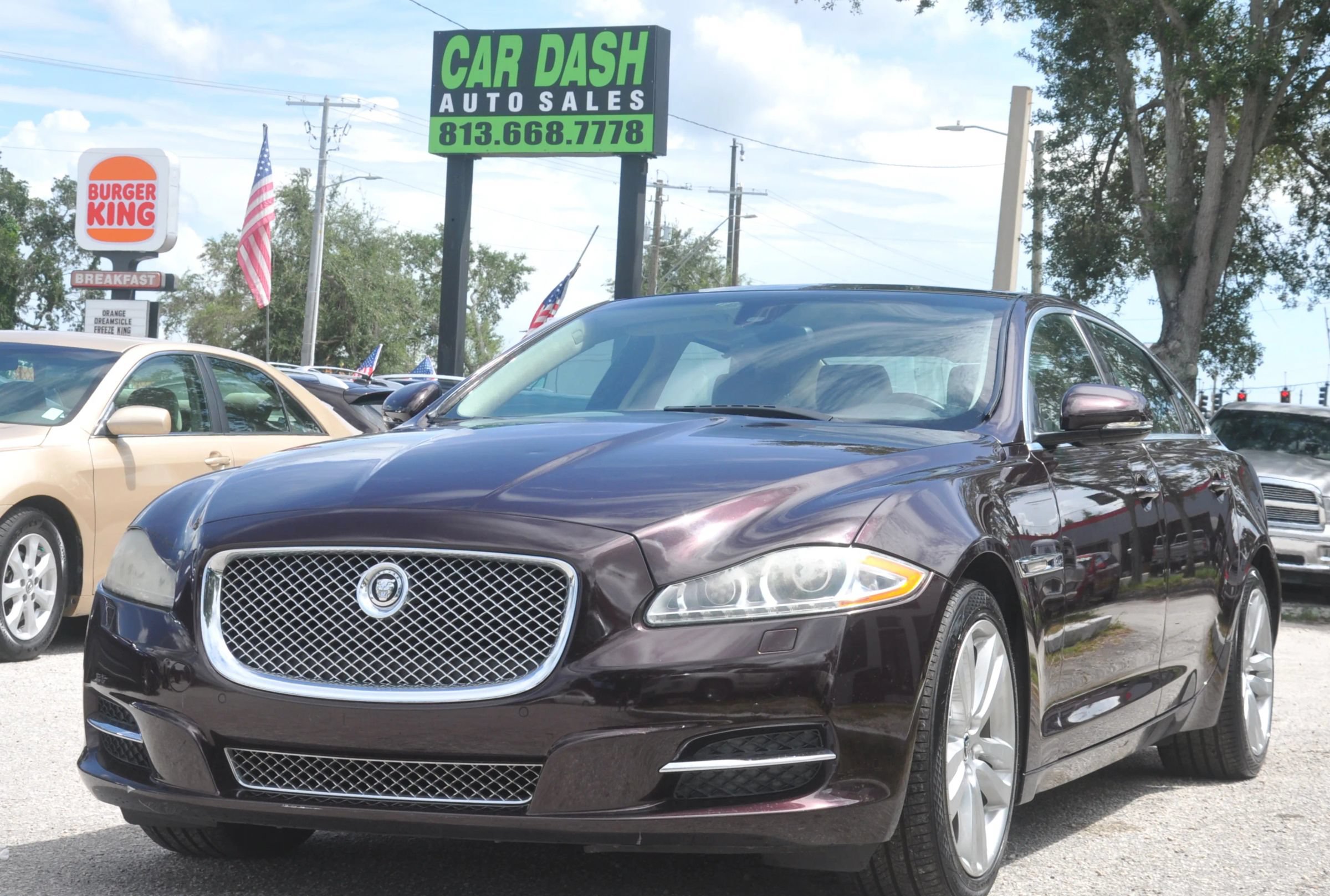 Used 2011 Jaguar XJ L RWD image 3