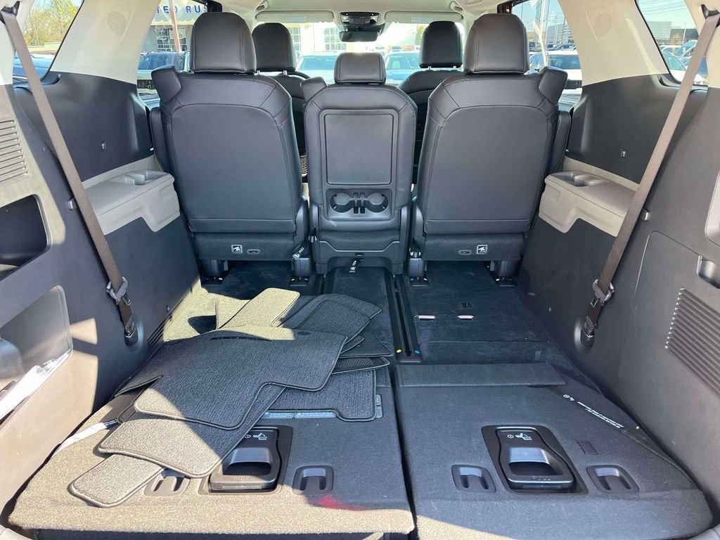 Certified 2025 Kia Carnival EX image 7