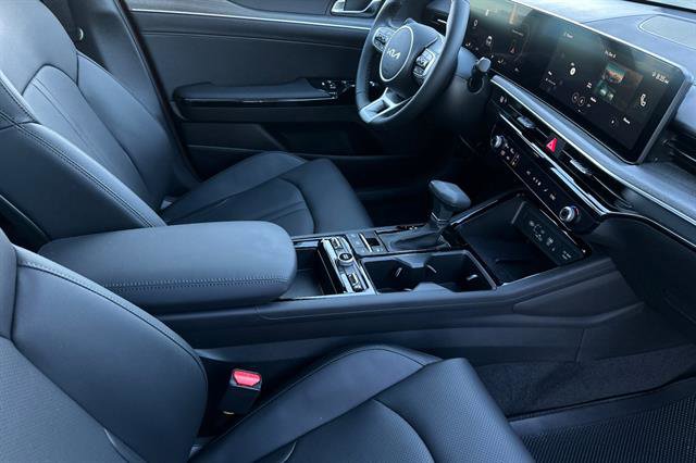 New 2025 Kia K5 EX image 17