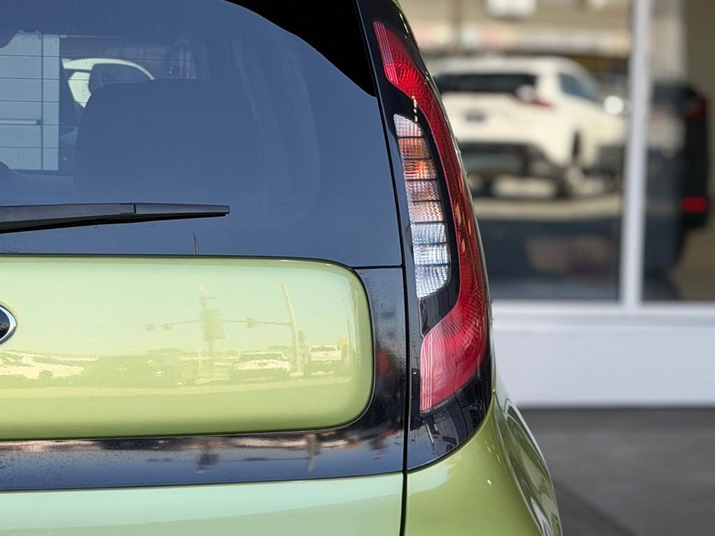Used 2019 Kia Soul + FWD image 13