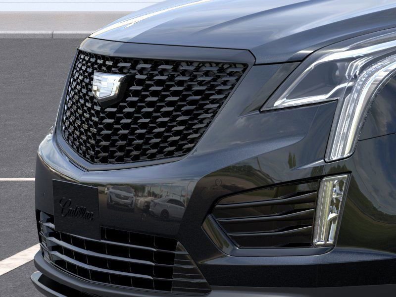 New 2026 Cadillac XT5 Luxury w/ LPO, ONYX Package image 13