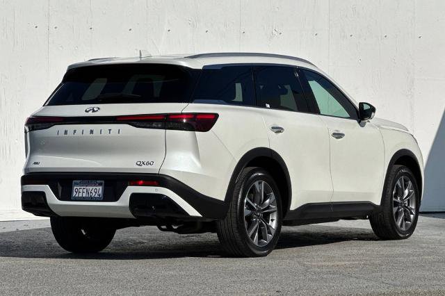 Certified 2023 INFINITI QX60 Luxe image 3