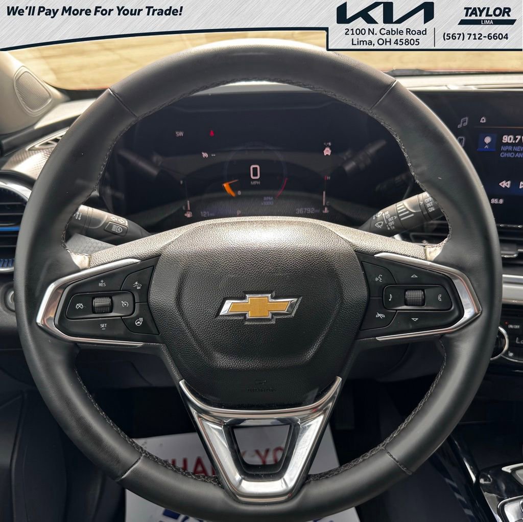 Used 2025 Chevrolet Trax LT w/ LT Convenience Package FWD image 10