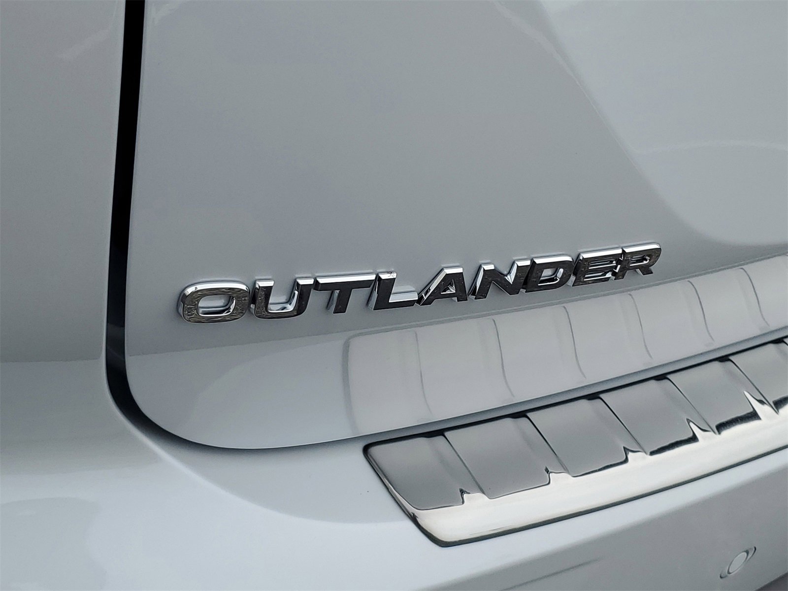 New 2026 Mitsubishi Outlander ES image 26