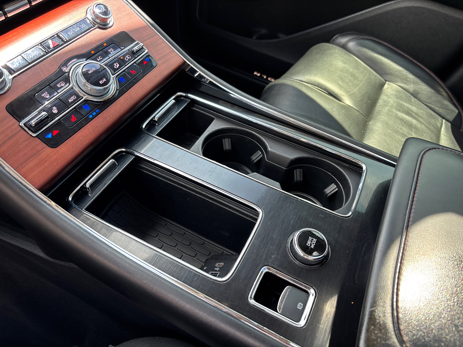 Certified 2023 Lincoln Aviator Grand Touring w/ Equipment Group 301A AWD/4WD image 23