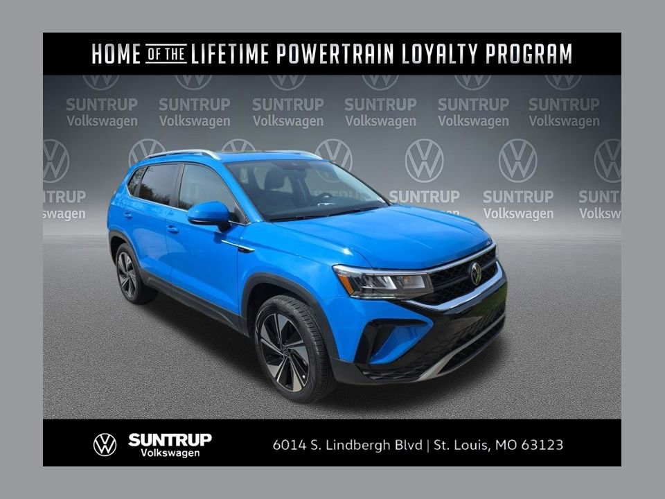 Used 2024 Volkswagen Taos SE w/ Panoramic Sunroof Package AWD/4WD image 1