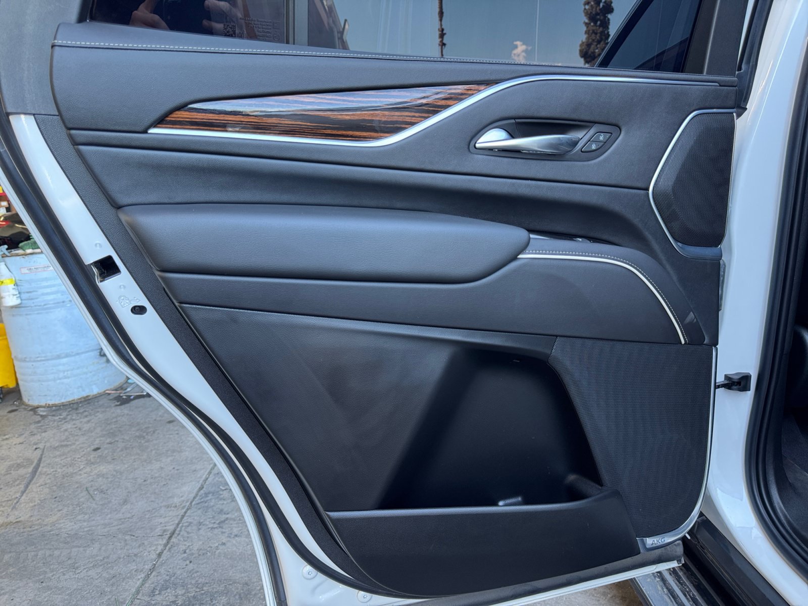 Used 2021 Cadillac Escalade Premium Luxury AWD/4WD image 19